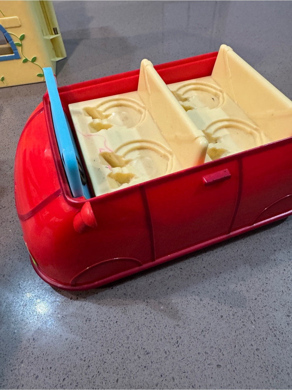 Peppa Pig Family Car